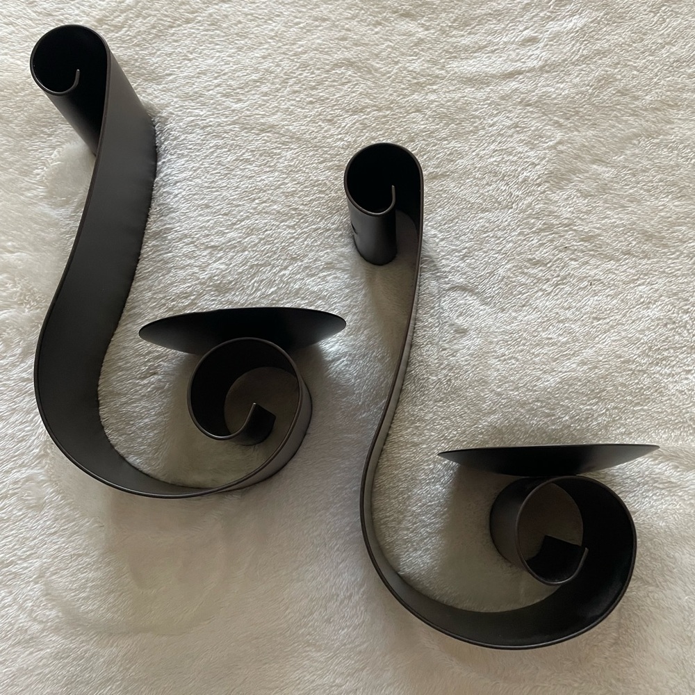 2 Wall Sconces